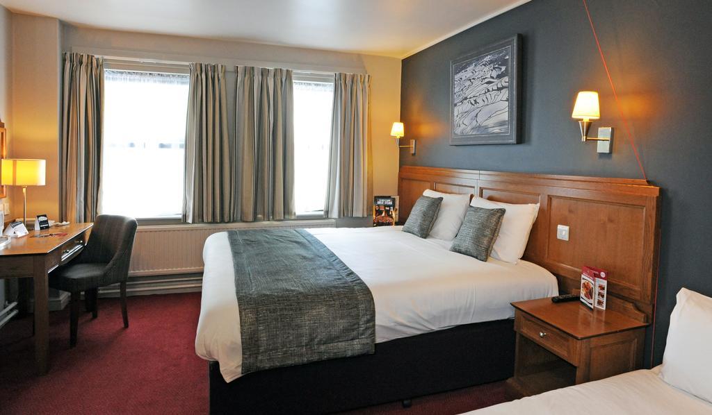 Brentwood Inn By Greene King Inns Rotherham Oda fotoğraf
